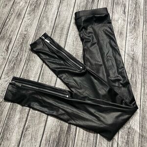 Ladies XS Miley Cyrus Black Super Skinny Leggings with zippers up calves EUC
